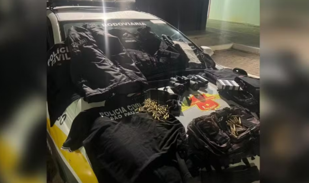  Homens são presos com equipamentos, munições e uniformes da Polícia Civil